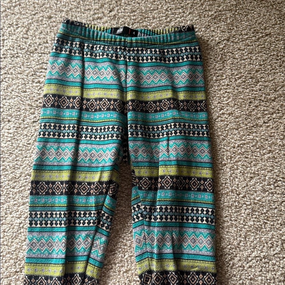 I wear Sin / Sin brand woman’s fleece lined patterned leggings size 4